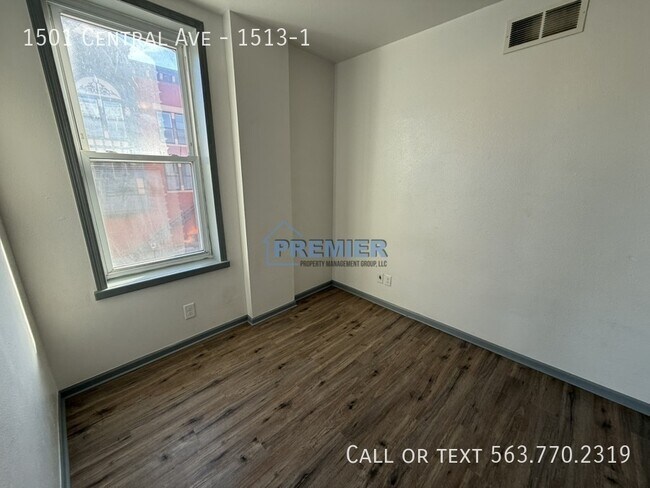 Building Photo - 1501 Central Ave