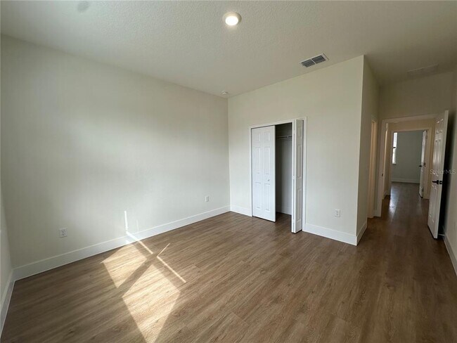 Building Photo - 1323 E Derby Dr
