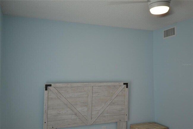 Building Photo - 3232 Lake Pine Way E