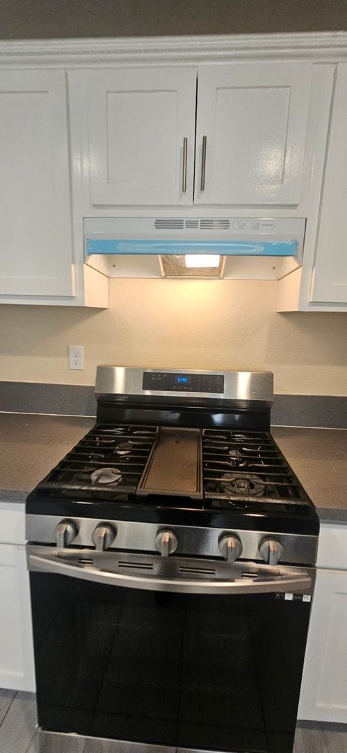 Building Photo - 85(1631)