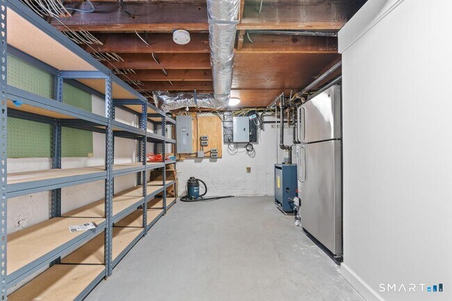 Building Photo - 83 Meadowbrook Rd