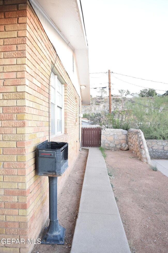 Building Photo - 136 N Festival Dr