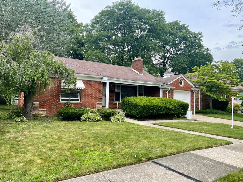 Building Photo - 21521 Benjamin St