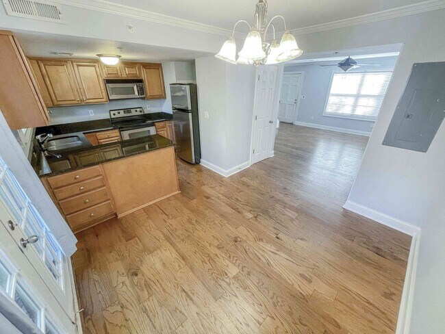 Building Photo - Smyrna 2BD/2.5BA Townhome