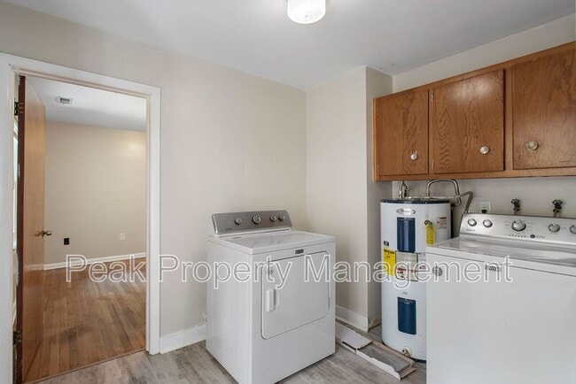 Building Photo - 1407 Northbury Ave