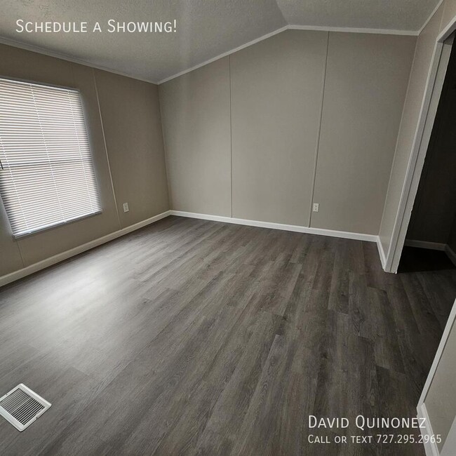 Building Photo - 2737 W Washington Center Rd