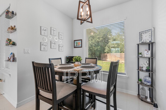 Building Photo - 1622 Helena Dr