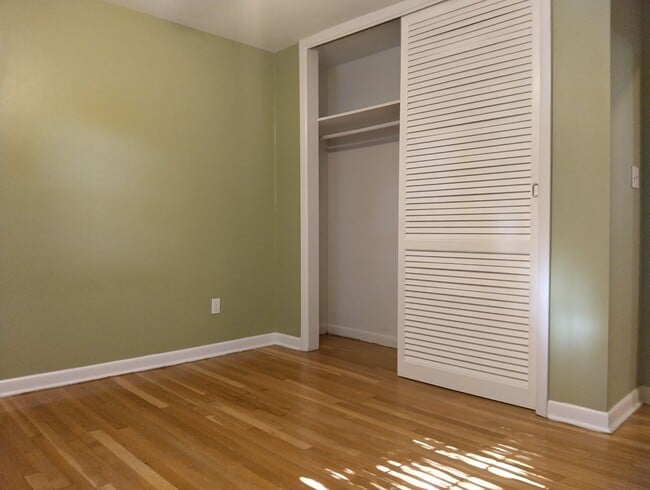 Building Photo - Beautiful 3bd/1.5ba with workshop and large backyard!