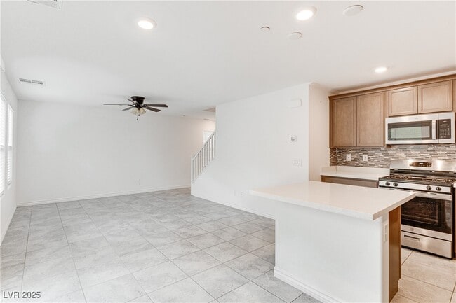 Building Photo - 371 Yellow Finch Ln