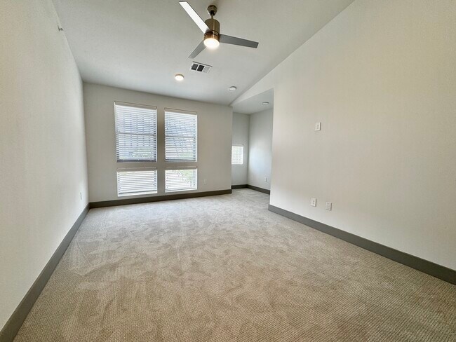Building Photo - 4020 McEwen Rd