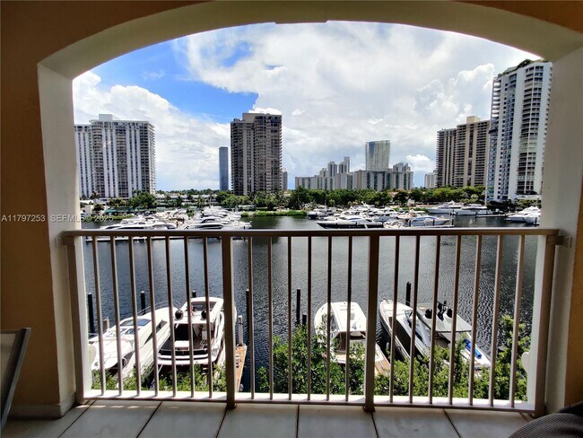 Building Photo - 19877 E Country Club Dr