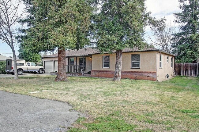 Primary Photo - 124 S Palora Ave