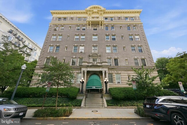 Building Photo - 2122 California St NW