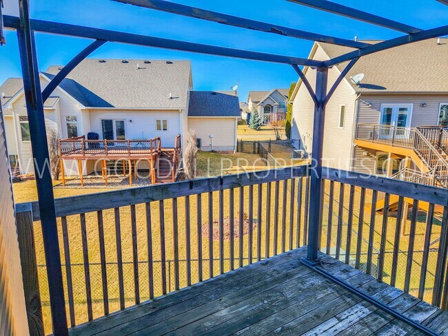 Building Photo - Beautiful 3 Bedroom 2.5 Bath walkout ranch in Ankeny