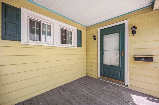 Building Photo - 5-Bedroom Rental Near TCNJ | Spacious Layout, Parking, Yard & Deck
