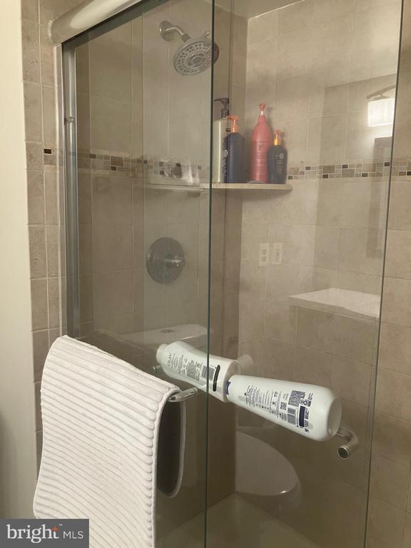 Building Photo - 7420 Westlake Terrace