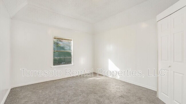 Building Photo - 2600 Morales St