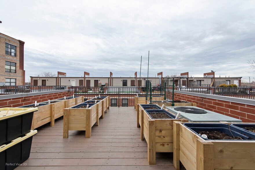 Building Photo - 1816 N Spaulding Ave