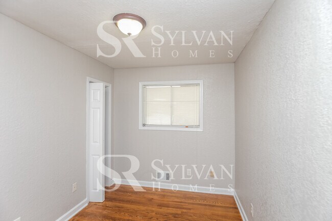 Building Photo - Carve Out a Great Life Here!