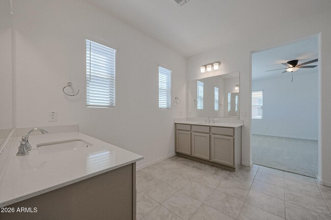 Building Photo - 7671 W Smoketree Dr