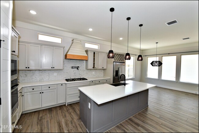 Building Photo - 13868 Paseo Perlas Dr