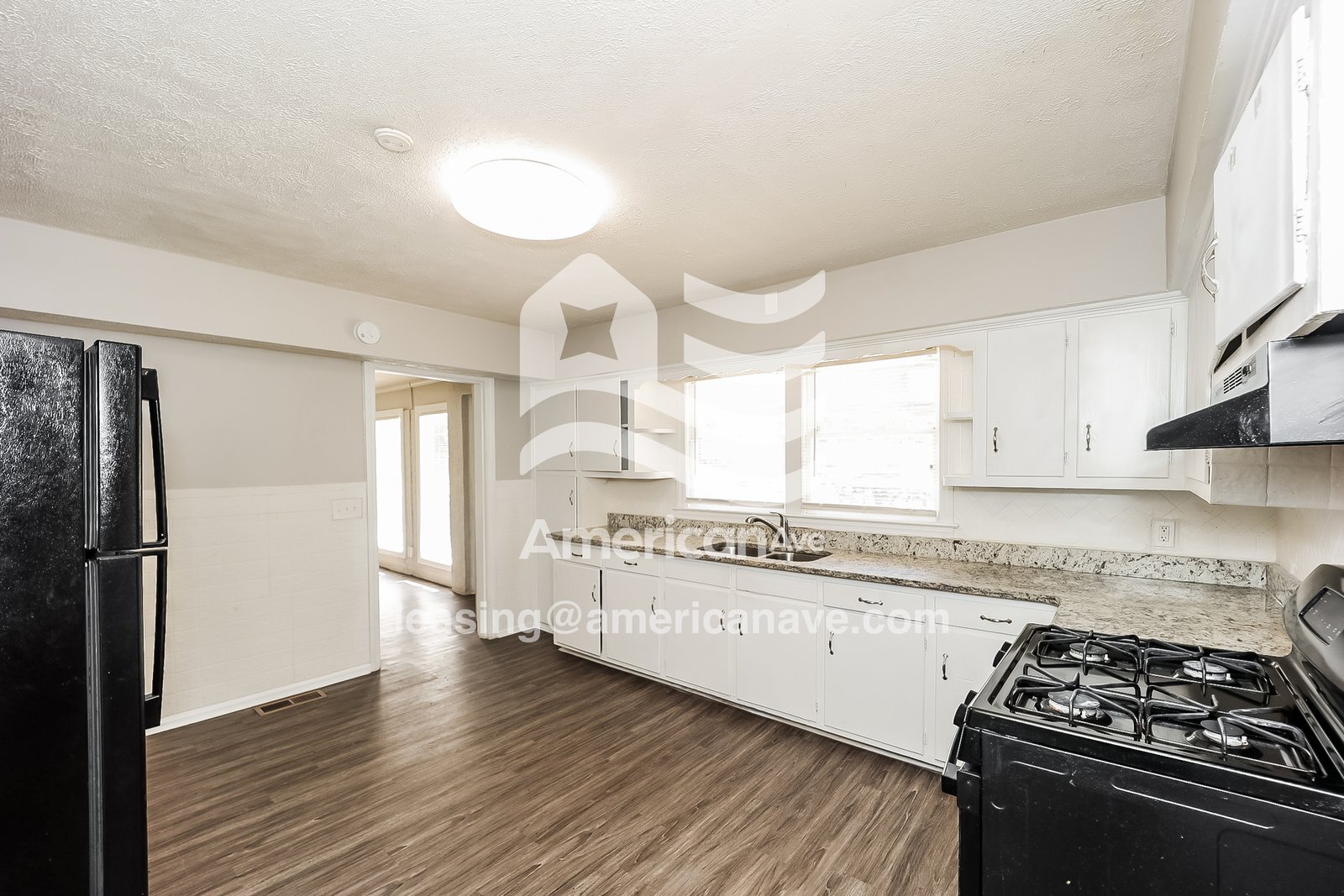 Building Photo - 3912 Mosley Dr