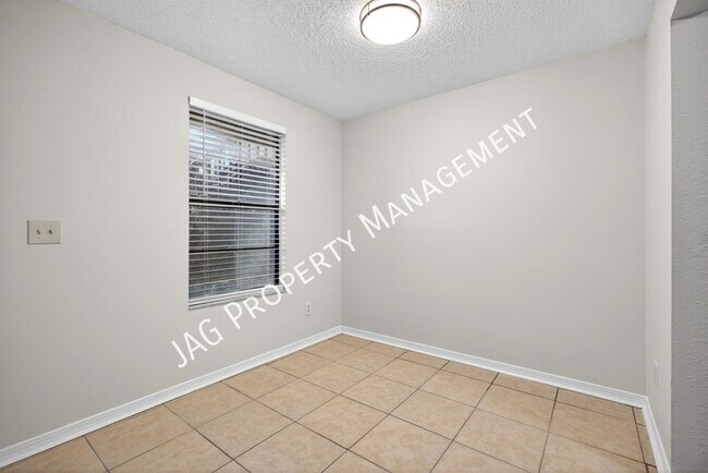 Building Photo - 482 Bentwood Ln