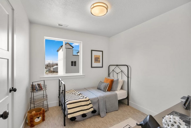 Building Photo - Beautiful Townhome 4 bd & 3.5 bath in American Fork