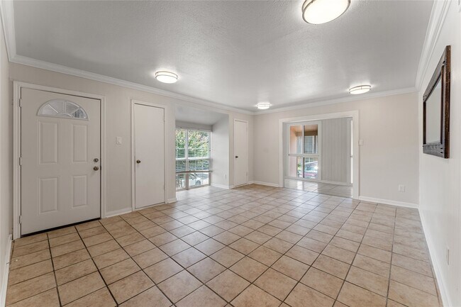 Building Photo - 12633 Memorial Dr