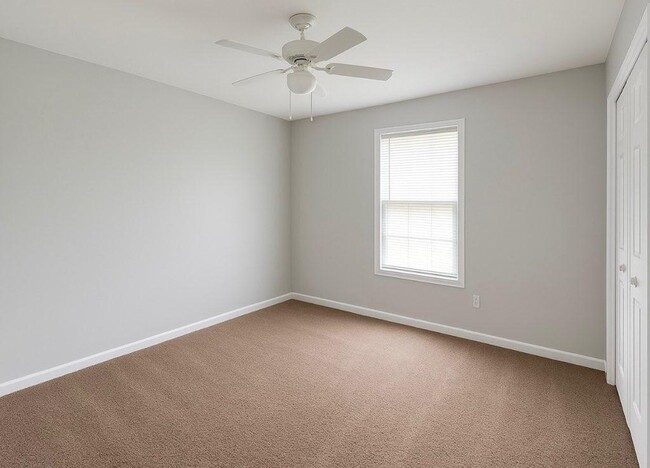 Building Photo - 117 Willowbend Dr