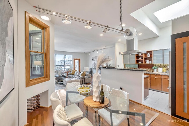 Building Photo - 17 Fresno St