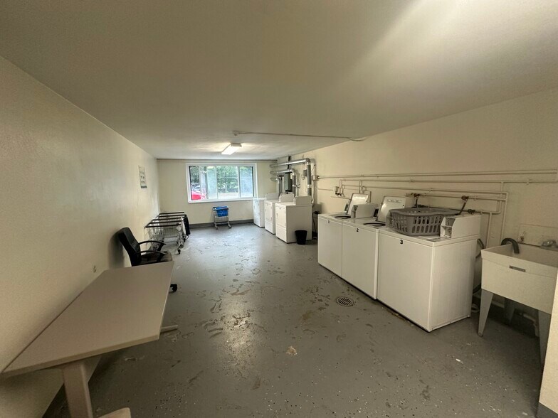 *Pictures are representative samples of the advertised unit. In some cases, the actual units you tou - 212 Kent St