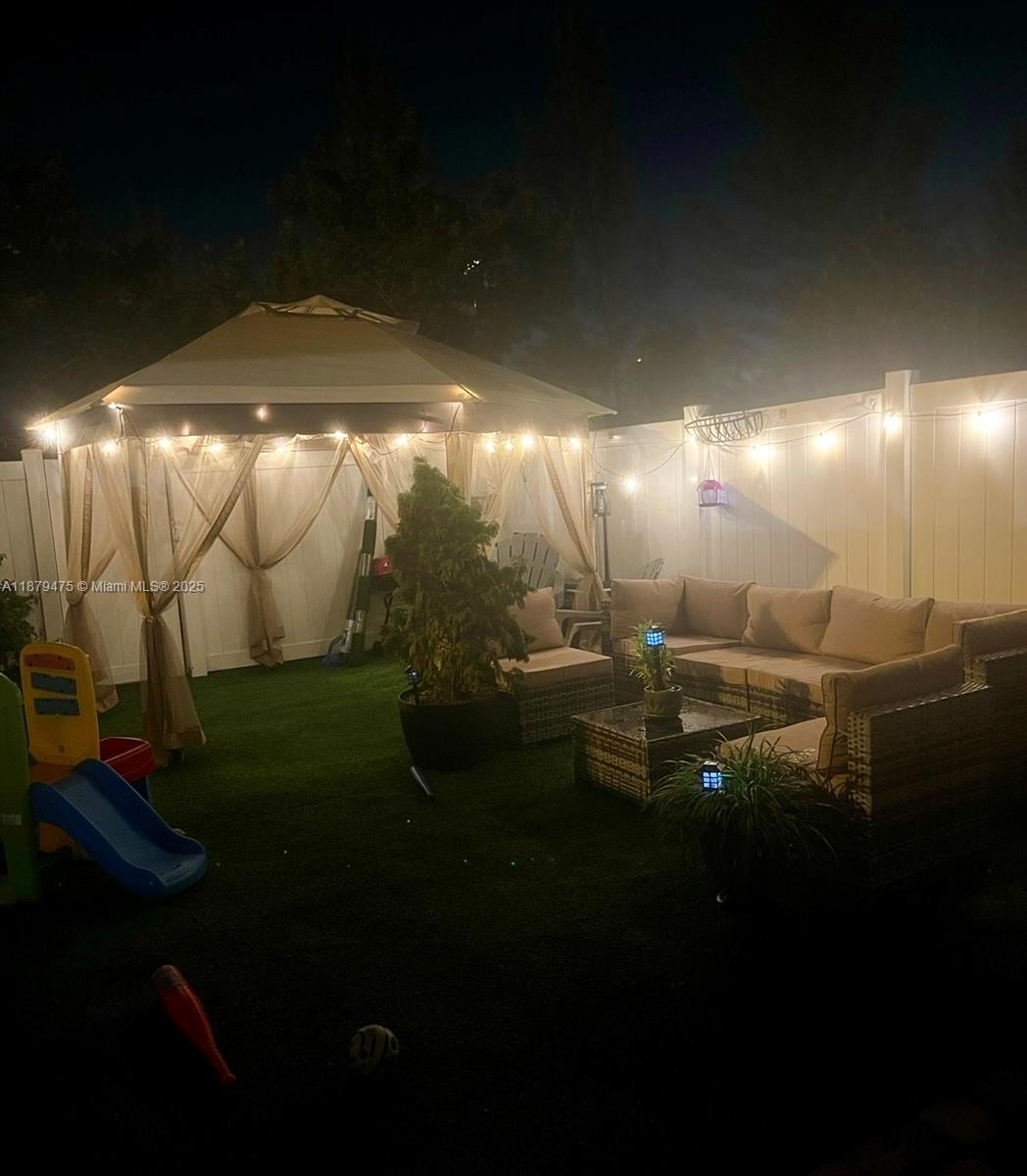 Building Photo - 9309 W 32nd Ln