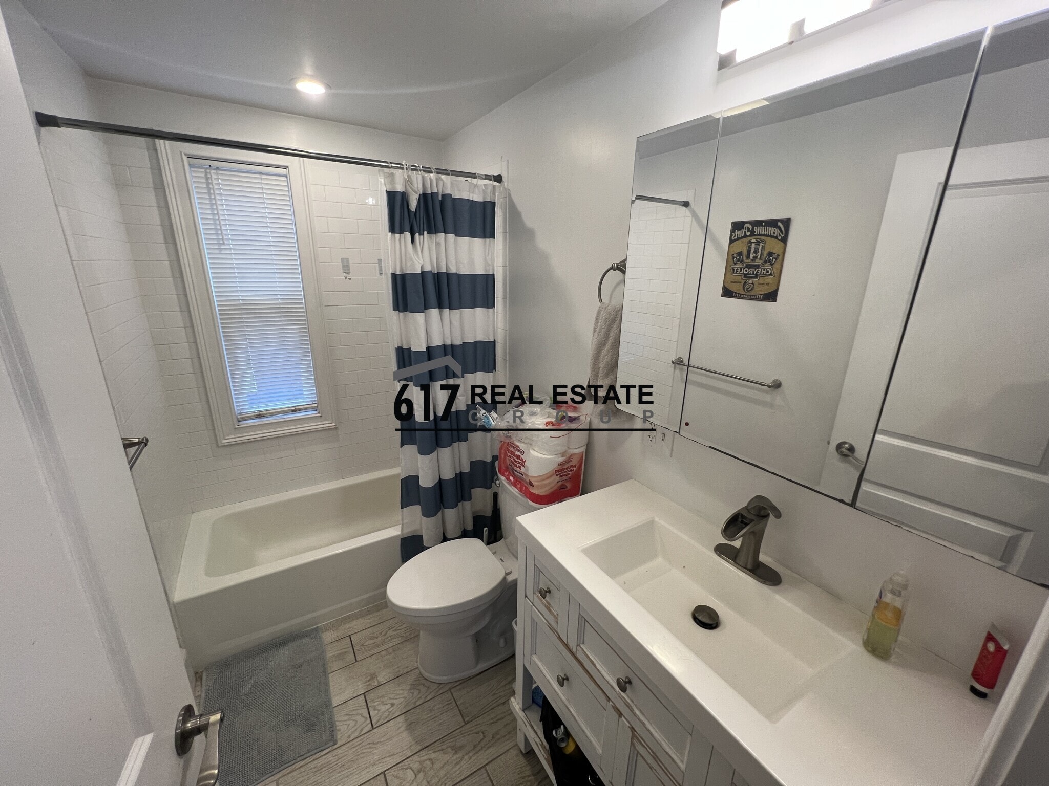 Building Photo - 183 River St