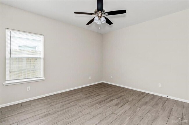 Building Photo - 15 Shavano Dr