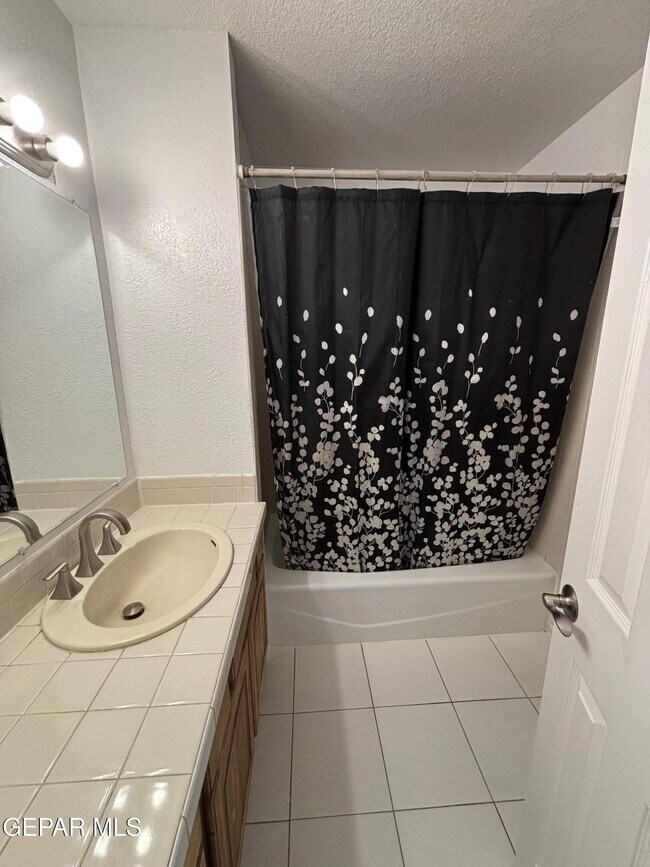 Building Photo - 7660 Le Conte Dr