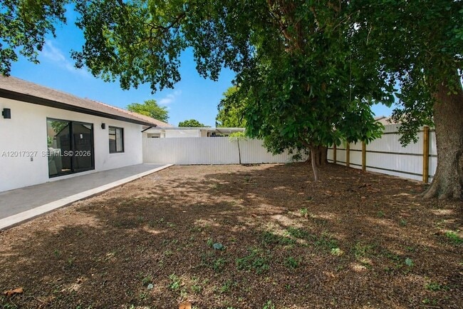 Building Photo - 10088 SW 143rd Ct