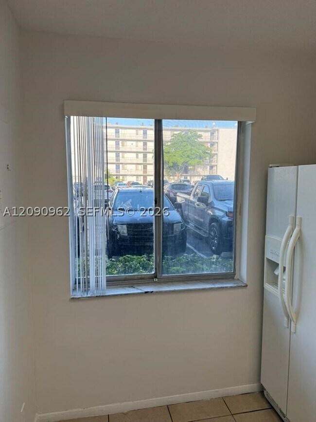 Building Photo - 8740 N Sherman Cir