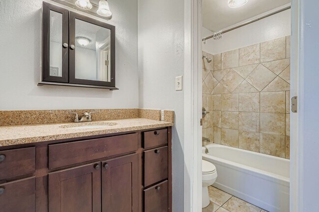 Building Photo - 2880 Eliot Cir