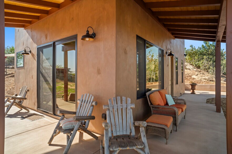Building Photo - 3605 1/2 Fortuna Ranch Rd