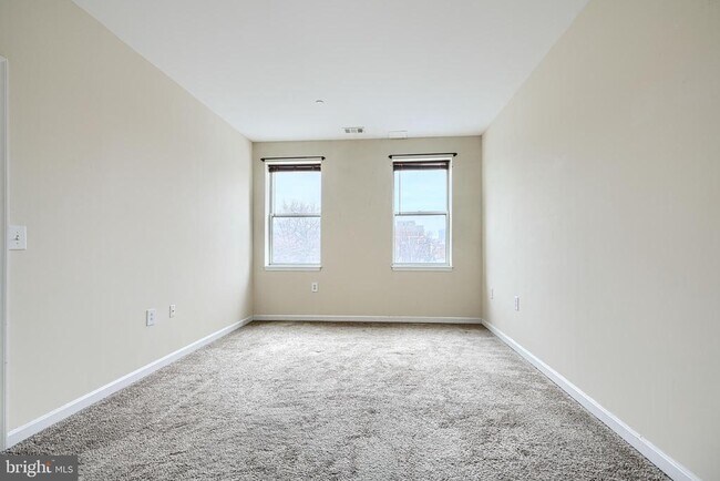 Building Photo - 23 Pierside Dr