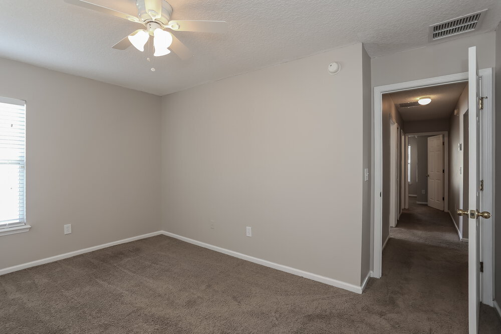 Building Photo - 14075 Golden Eagle Dr
