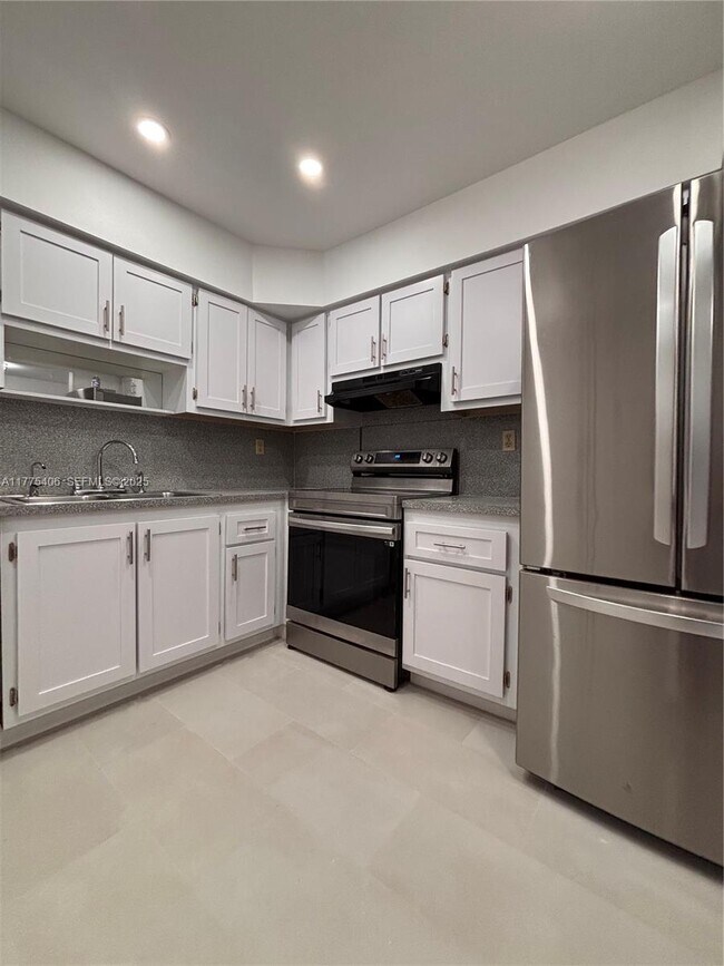 Building Photo - 600 Three Islands Boulevard