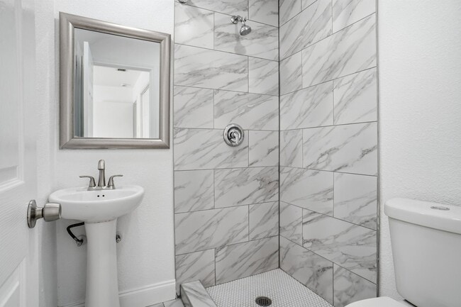 Building Photo - 3822 W Calgary Ct