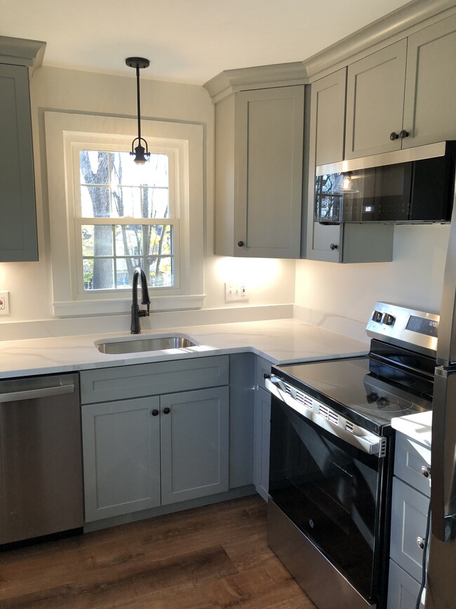 Building Photo - 208 S Main St.