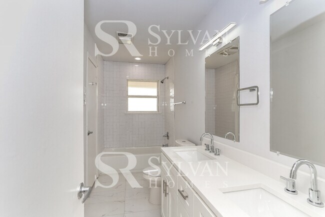 Building Photo - Lease today! No extra charge for contentment and relaxation!