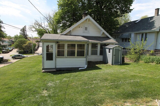 Building Photo - Lovely South Omaha Home. Available Soon!  Appliances Included
