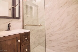 Building Photo - 1399 Barlow Rd