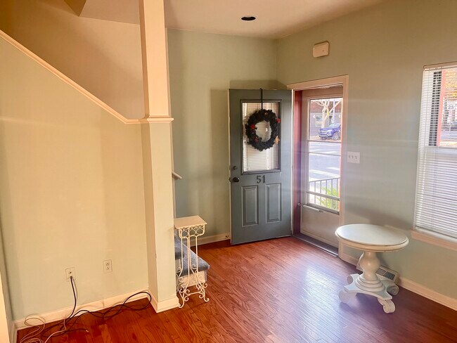 Building Photo - 51 S 17th St