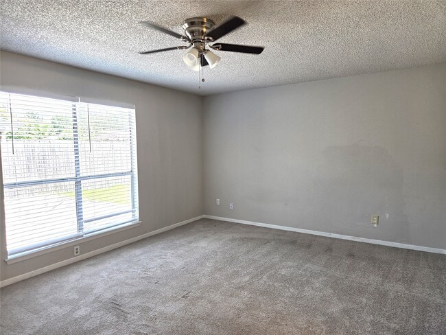 Building Photo - 13427 Juniper Point Dr